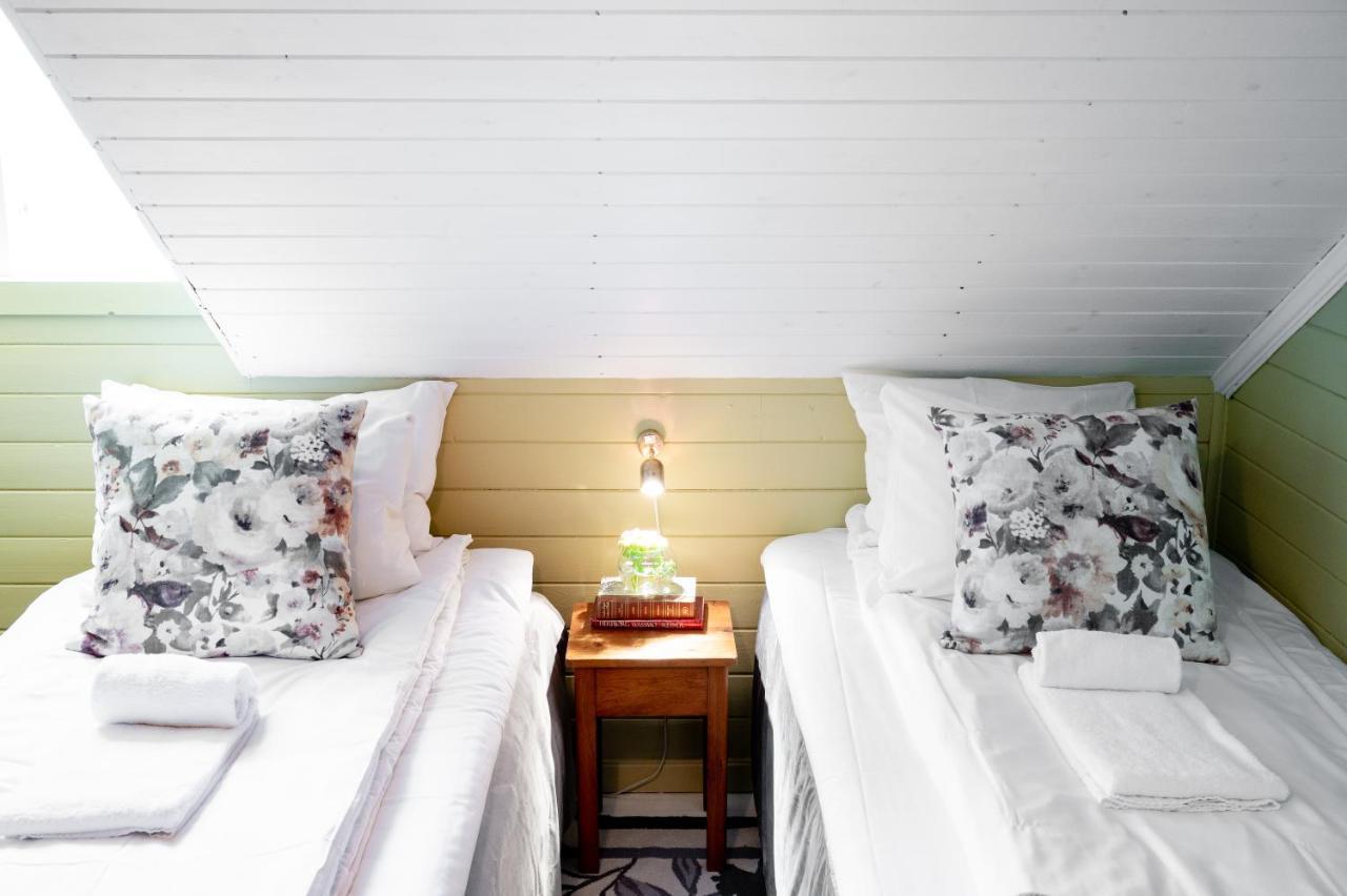 Fjaerland Fjordstove Hotell - Huseby Hotelldrift As Exterior photo