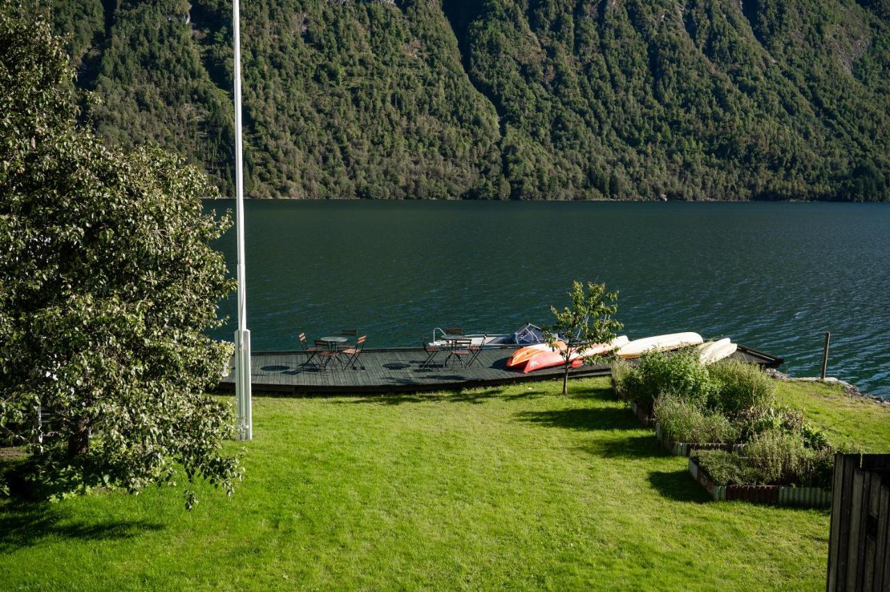 Fjaerland Fjordstove Hotell - Huseby Hotelldrift As Exterior photo